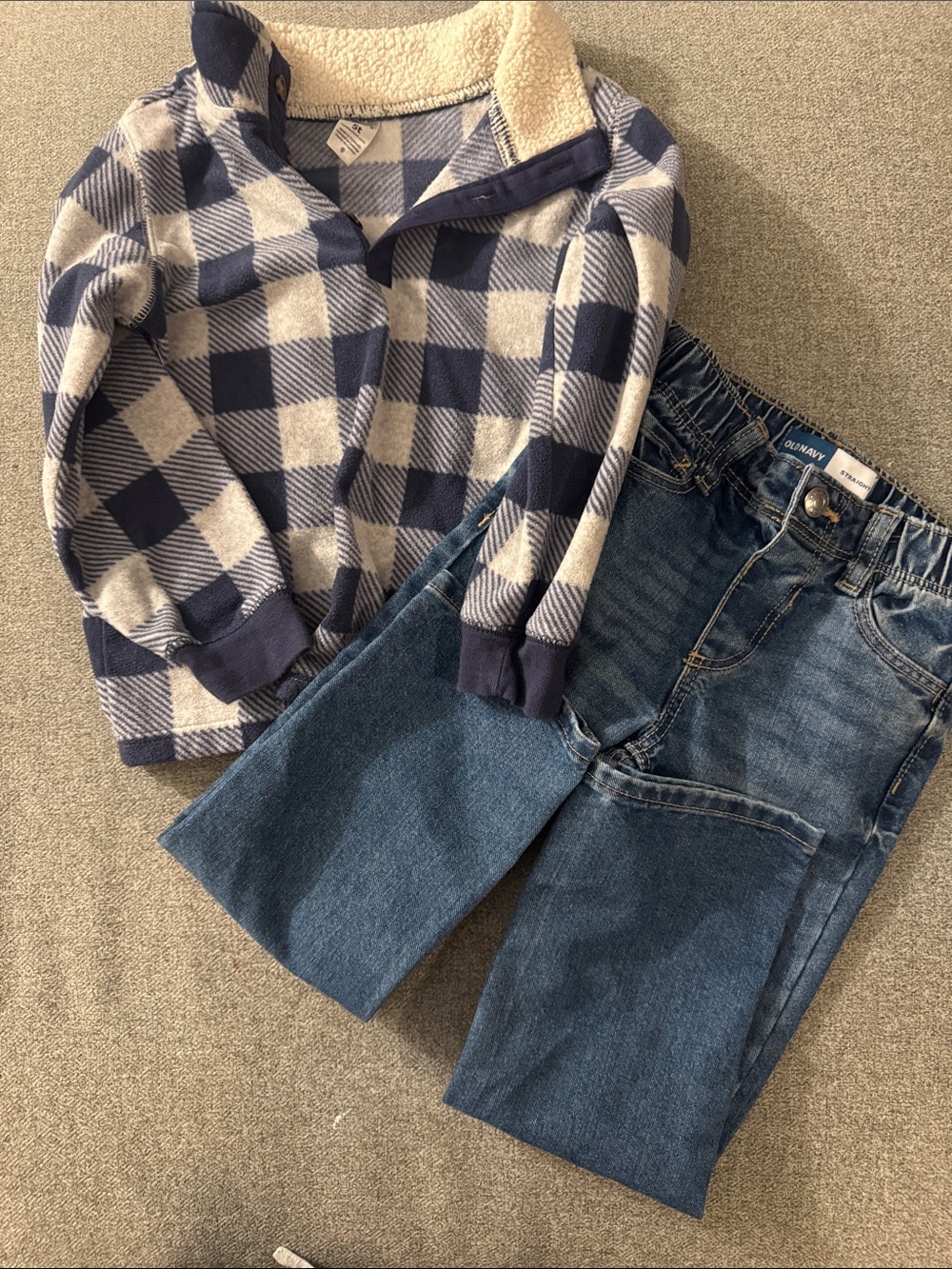 5/$15- Boy’s outfit size 5t